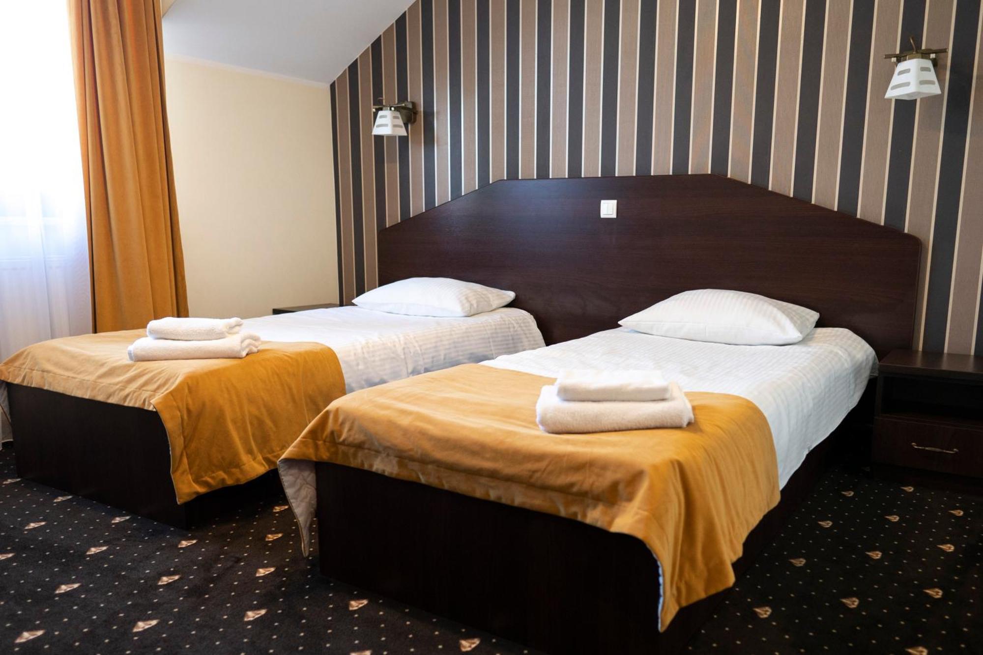 Hotel Podzamcze Gora Kalwaria Bagian luar foto